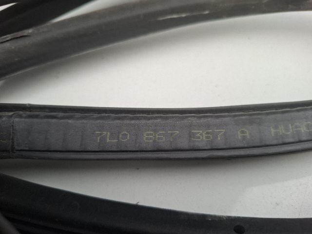 bontott PORSCHE CAYENNE Jobb első Gumikéder