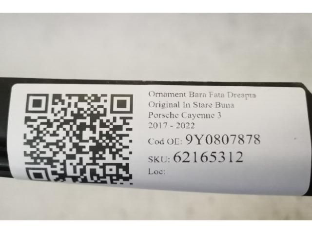 bontott PORSCHE CAYENNE Jobb első Lökhárító Díszléc