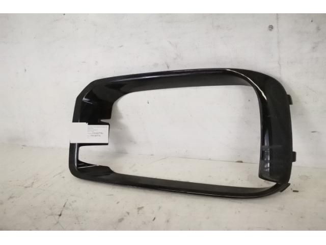 bontott PORSCHE CAYENNE Jobb első Lökhárító Díszléc