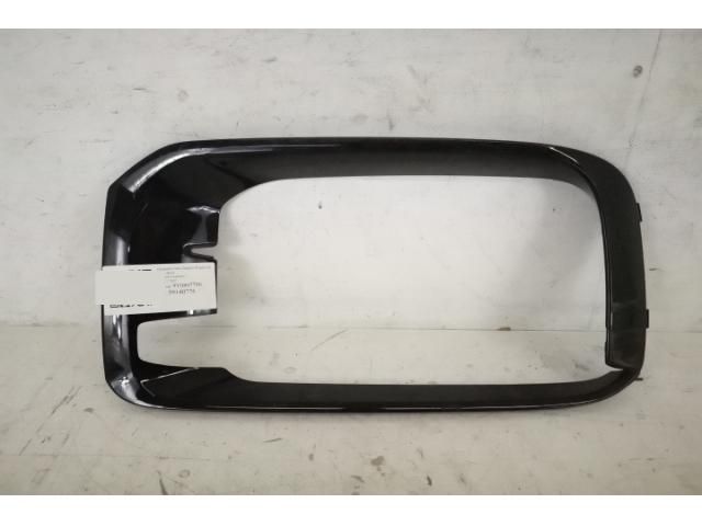 bontott PORSCHE CAYENNE Jobb első Lökhárító Díszléc