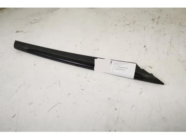 bontott PORSCHE CAYENNE Jobb első Lökhárító Díszléc