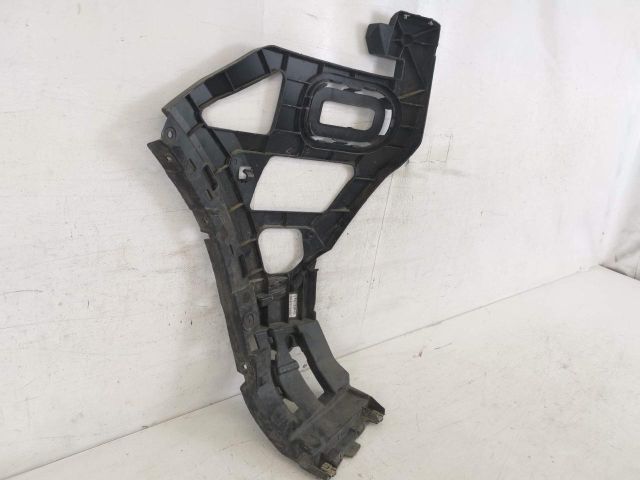 bontott PORSCHE CAYENNE Jobb első Lökhárító Tartó (Műanyag)