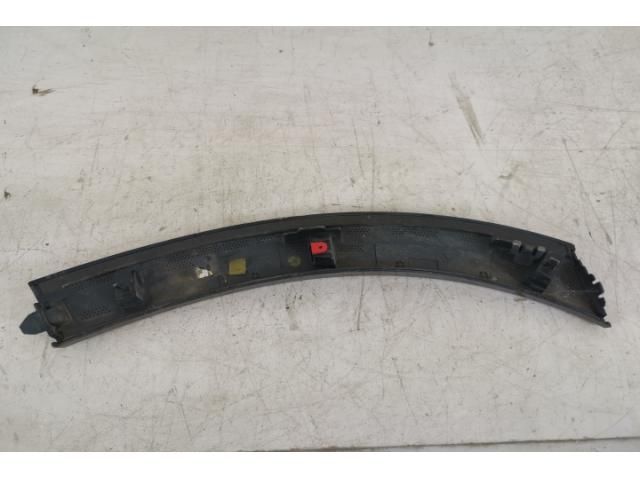 bontott PORSCHE CAYENNE Jobb első Sárvédő Díszléc