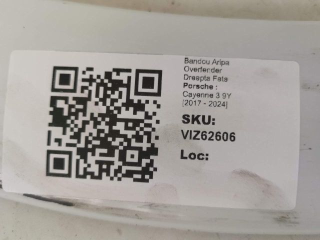 bontott PORSCHE CAYENNE Jobb első Sárvédő Díszléc