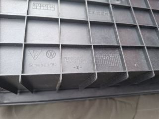 bontott PORSCHE CAYENNE Jobb első Tároló Rekesz