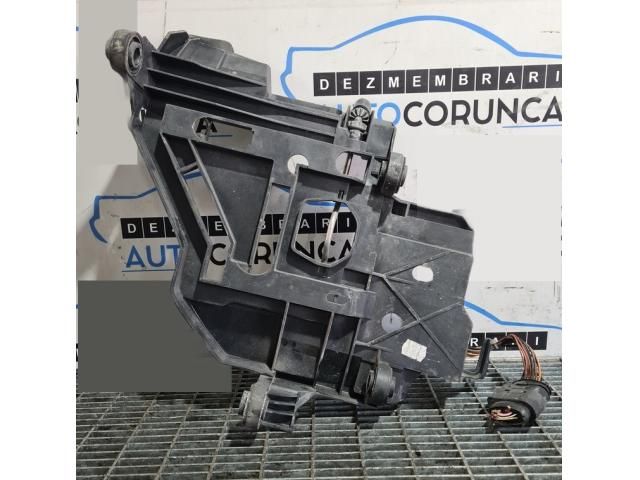 bontott PORSCHE CAYENNE Jobb Fényszóró Tartó