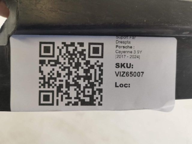 bontott PORSCHE CAYENNE Jobb Fényszóró Tartó