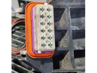 bontott PORSCHE CAYENNE Jobb Fényszóró Tartó