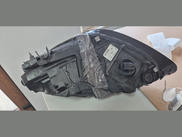 bontott PORSCHE CAYENNE Jobb Fényszóró