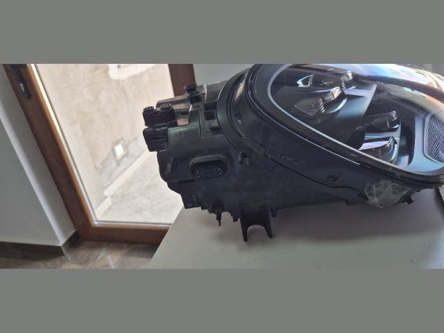 bontott PORSCHE CAYENNE Jobb Fényszóró