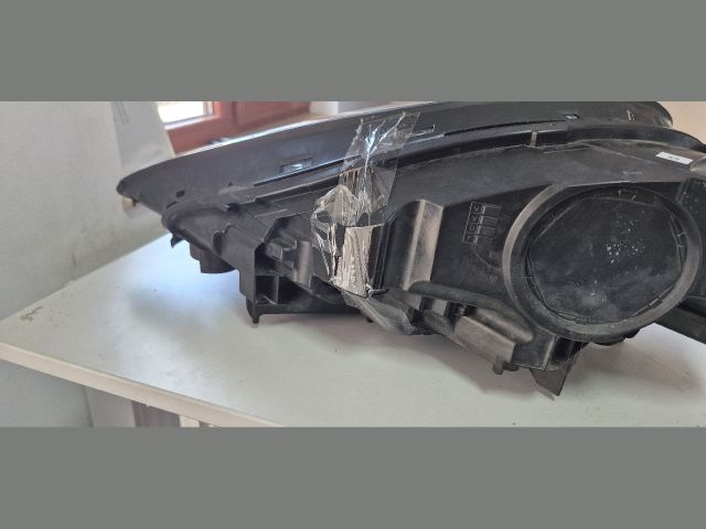 bontott PORSCHE CAYENNE Jobb Fényszóró