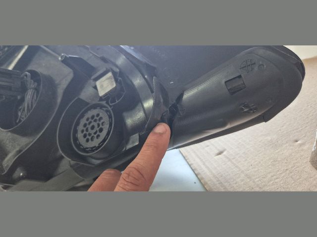 bontott PORSCHE CAYENNE Jobb Fényszóró