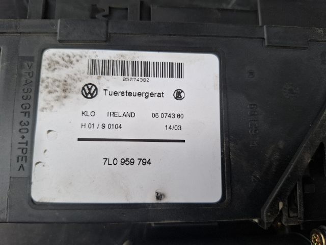 bontott PORSCHE CAYENNE Jobb hátsó Ablakemelő Motor