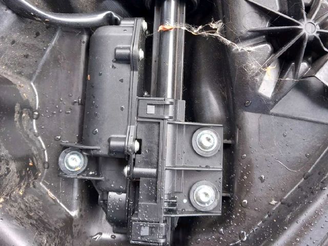 bontott PORSCHE CAYENNE Jobb hátsó Ablakemelő Szerkezet (Elektromos)