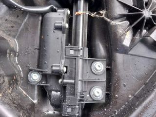 bontott PORSCHE CAYENNE Jobb hátsó Ablakemelő Szerkezet (Elektromos)