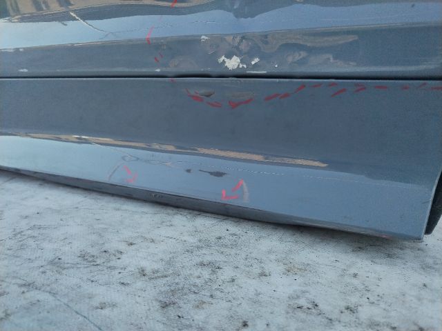 bontott PORSCHE CAYENNE Jobb hátsó Ajtó (Üres lemez)