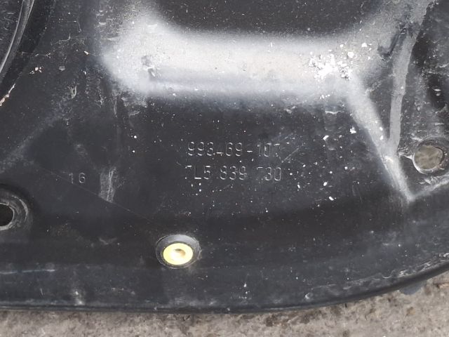 bontott PORSCHE CAYENNE Jobb hátsó Ajtó (Üres lemez)