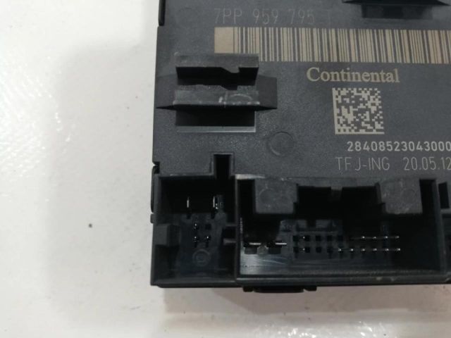 bontott PORSCHE CAYENNE Jobb hátsó Ajtó Vezérlőegység