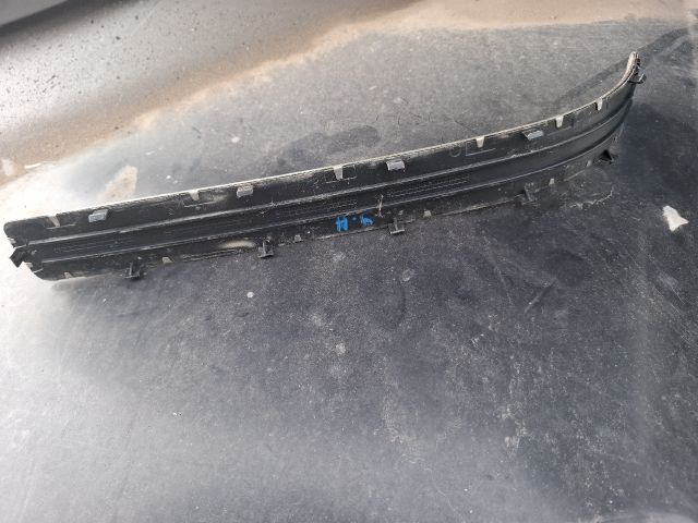 bontott PORSCHE CAYENNE Jobb hátsó Küszöb Díszléc