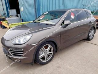 bontott PORSCHE CAYENNE Jobb hátsó Lökhárító Tartó (Műanyag)
