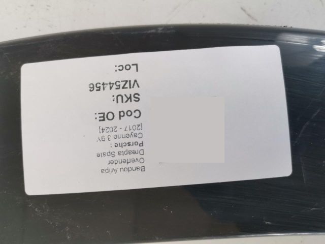 bontott PORSCHE CAYENNE Jobb hátsó Sárvédő Díszléc