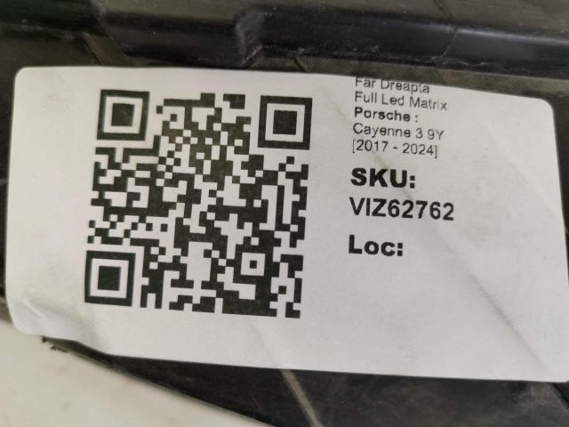 bontott PORSCHE CAYENNE Jobb Ledes Fényszóró