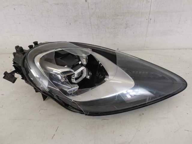 bontott PORSCHE CAYENNE Jobb Ledes Fényszóró