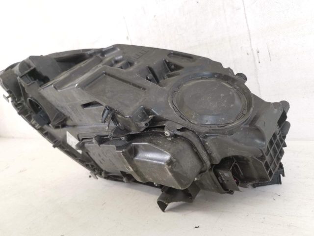 bontott PORSCHE CAYENNE Jobb Ledes Fényszóró