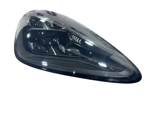 bontott PORSCHE CAYENNE Jobb Ledes Fényszóró