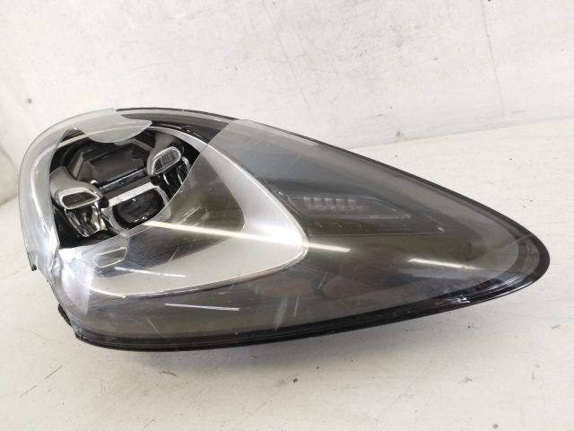 bontott PORSCHE CAYENNE Jobb Ledes Fényszóró