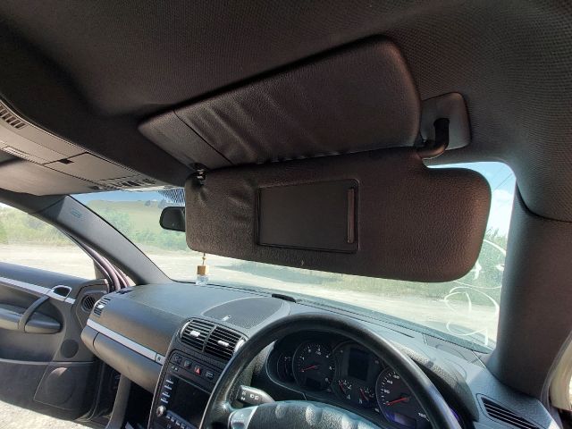 bontott PORSCHE CAYENNE Jobb Napellenző