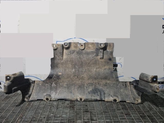 bontott PORSCHE CAYENNE Kartervédő