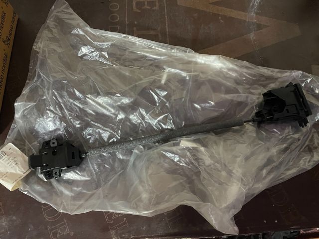 bontott PORSCHE CAYENNE Kesztyűtartó Nyitó Kar / Gomb