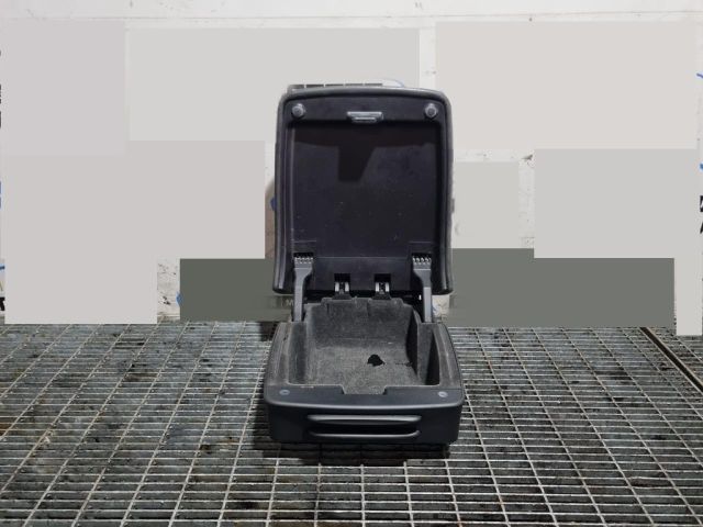 bontott PORSCHE CAYENNE Könyöklő