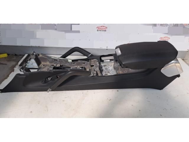 bontott PORSCHE CAYENNE Könyöklő