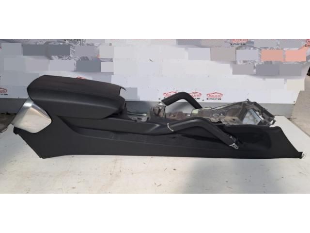 bontott PORSCHE CAYENNE Könyöklő