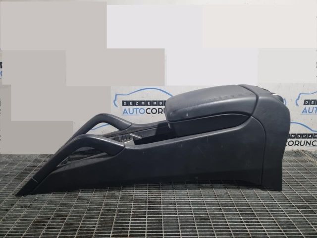 bontott PORSCHE CAYENNE Könyöklő