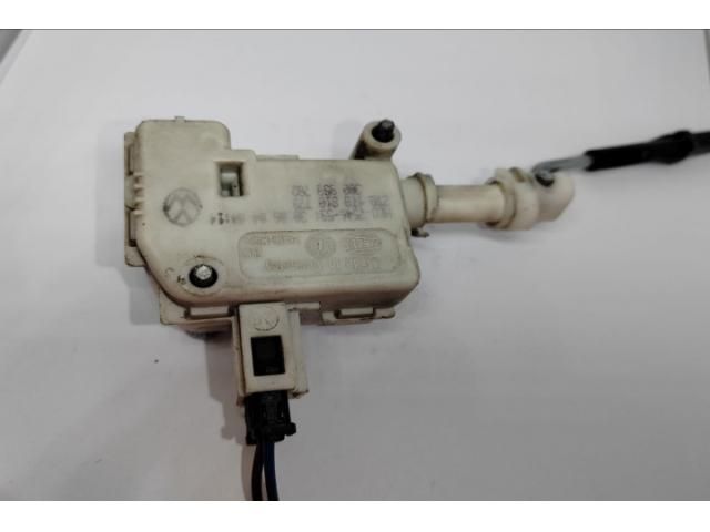 bontott PORSCHE CAYENNE Központizár Motor Tankajtó