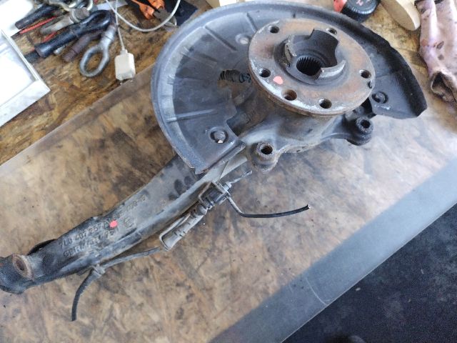 bontott PORSCHE CAYENNE Bal első Csonkállvány Kerékaggyal