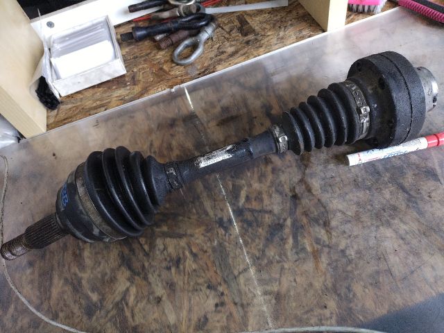 bontott PORSCHE CAYENNE Bal Féltengely