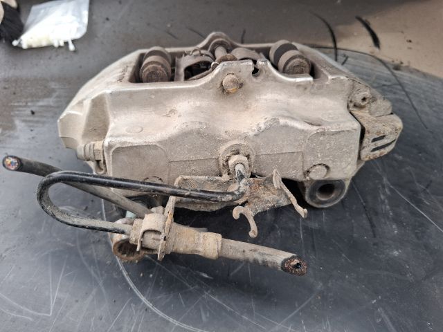 bontott PORSCHE CAYENNE Bal hátsó Féknyereg Munkahengerrel