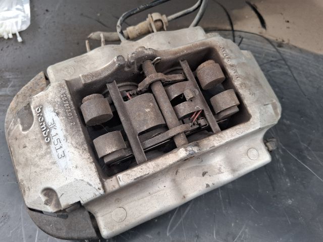 bontott PORSCHE CAYENNE Bal hátsó Féknyereg Munkahengerrel