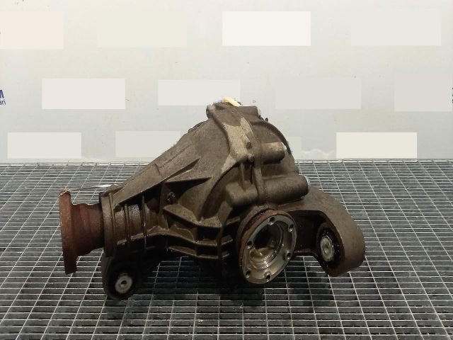 bontott PORSCHE CAYENNE Differenciálmű Tartó Bak