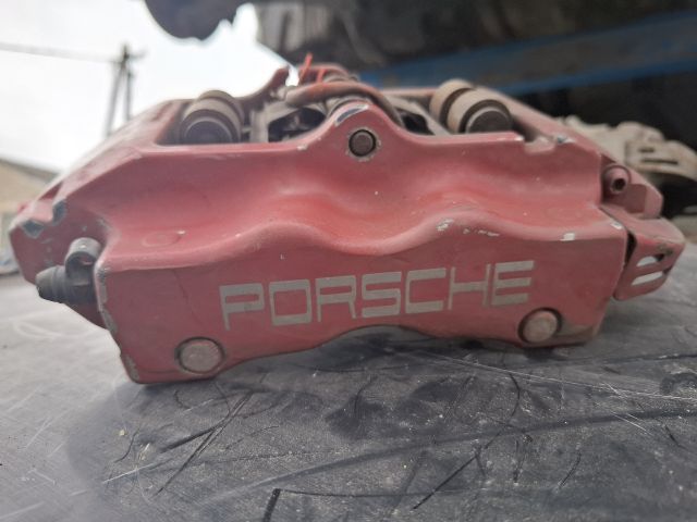 bontott PORSCHE CAYENNE Jobb hátsó Féknyereg Munkahengerrel
