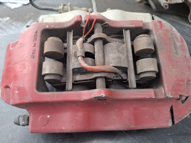 bontott PORSCHE CAYENNE Jobb hátsó Féknyereg Munkahengerrel