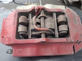 bontott PORSCHE CAYENNE Jobb hátsó Féknyereg Munkahengerrel