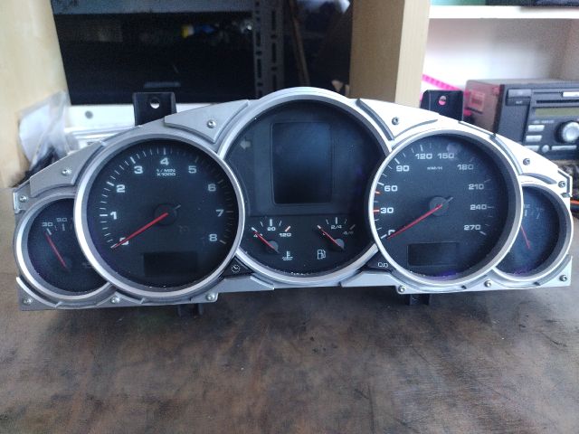 bontott PORSCHE CAYENNE Kilométeróra