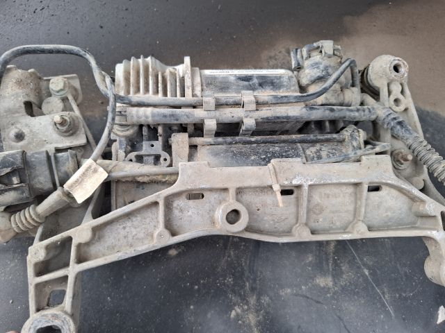 bontott PORSCHE CAYENNE Légkompresszor