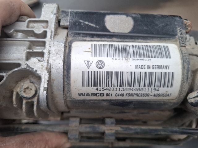 bontott PORSCHE CAYENNE Légkompresszor