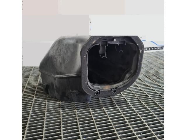 bontott PORSCHE CAYENNE Légszűrő Ház